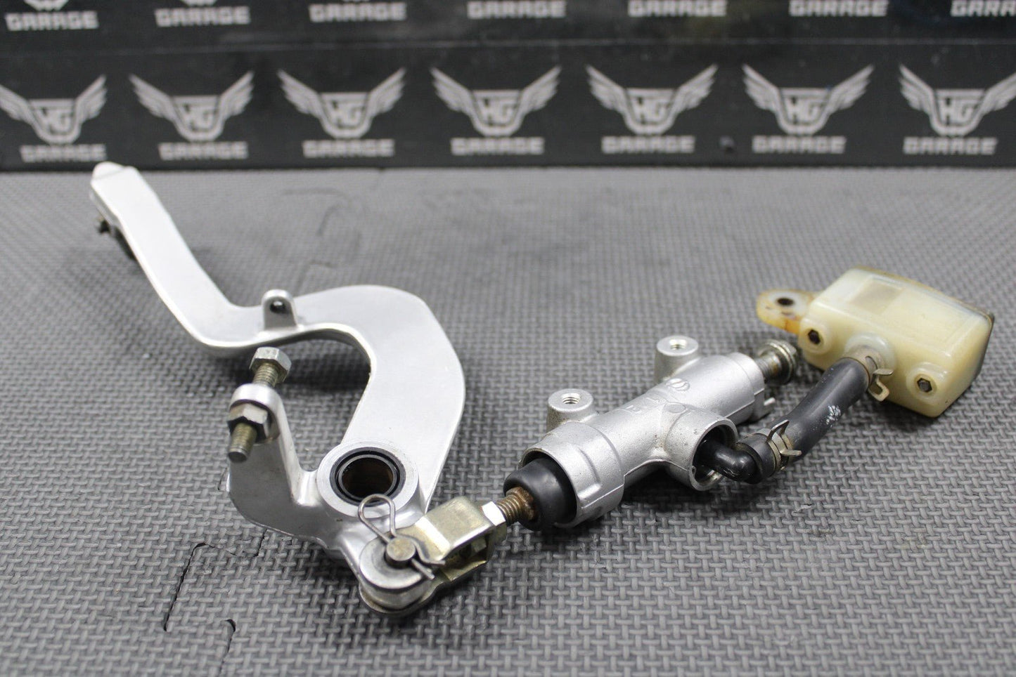 2003 KAWASAKI KLX400SR OEM REAR BACK BRAKE MASTER CYLINDER W RESERVOIR & PEDAL - hggarage