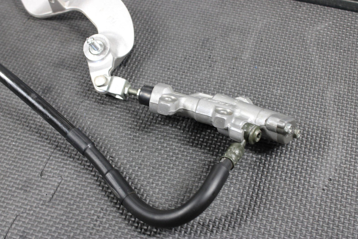 2005 YAMAHA YZ450F OEM NISSIN REAR BACK BRAKE CALIPER MASTER CYLINDER LEVER MINT - hggarage