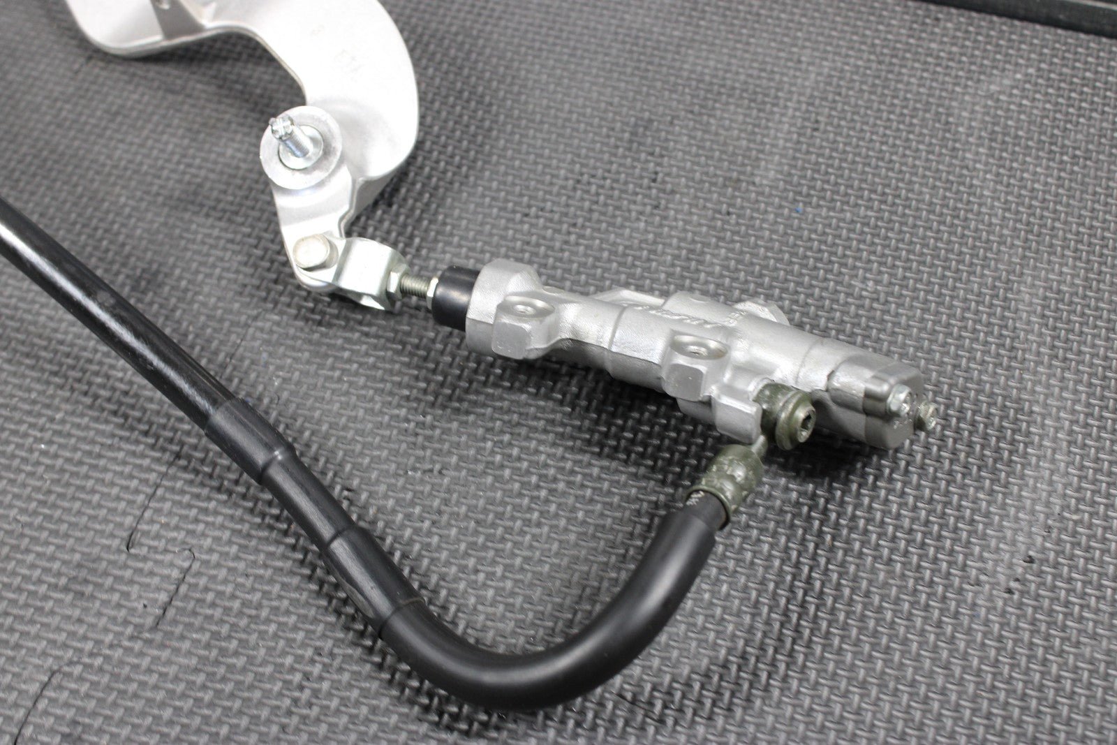 2005 YAMAHA YZ450F OEM NISSIN REAR BACK BRAKE CALIPER MASTER CYLINDER LEVER MINT - hggarage
