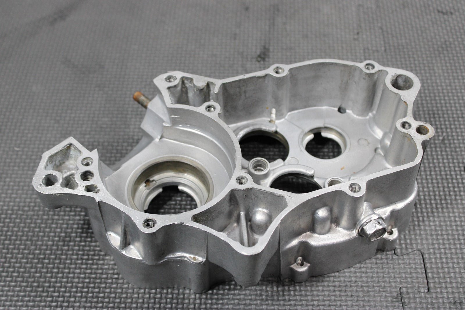 2001 KAWASAKI 01 - 05 KX100 KX85 OEM LEFT RIGHT ENGINE MOTOR CRANKCASE CRANK CASES - hggarage