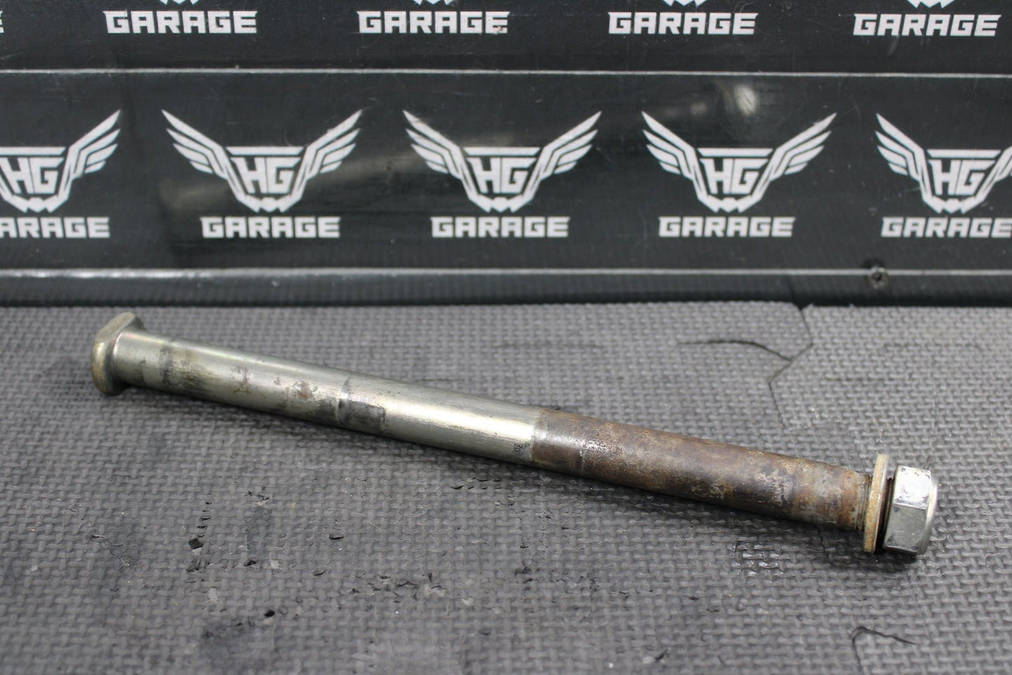 2010 Yamaha YZ450F OEM Rear Back Swingarm Bolt Suspension Pivot Axle 33D - 22141 - 0 - hggarage