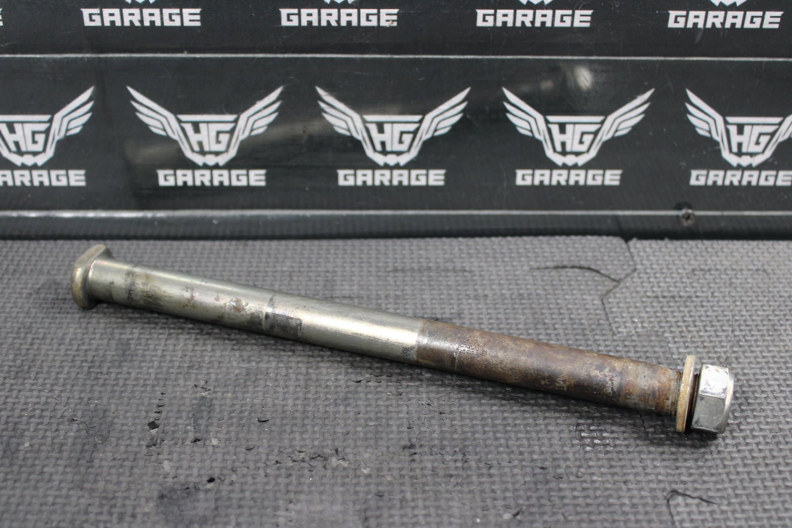 2010 Yamaha YZ450F OEM Rear Back Swingarm Bolt Suspension Pivot Axle 33D - 22141 - 0 - hggarage