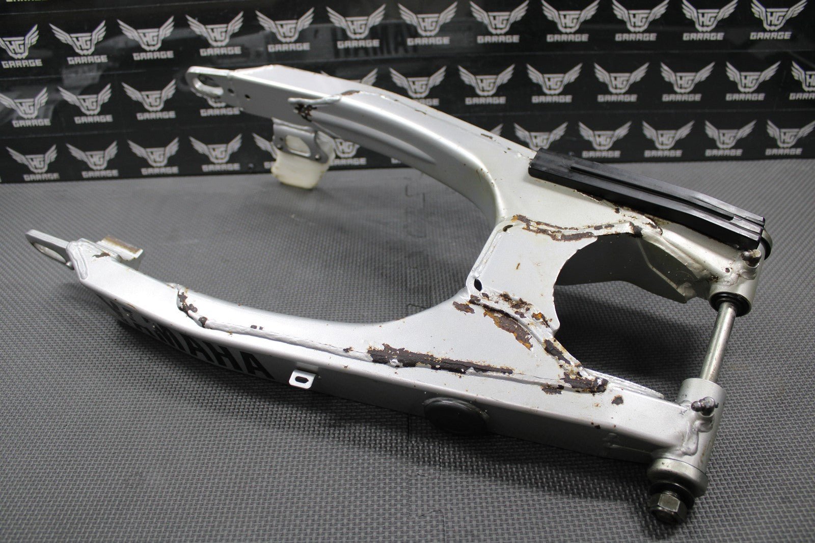 2005 YAMAHA TTR230 05 - 22 OEM SWINGARM SWING ARM REAR SUSPENSION 1C6 - F2110 - 00 - 35 - hggarage