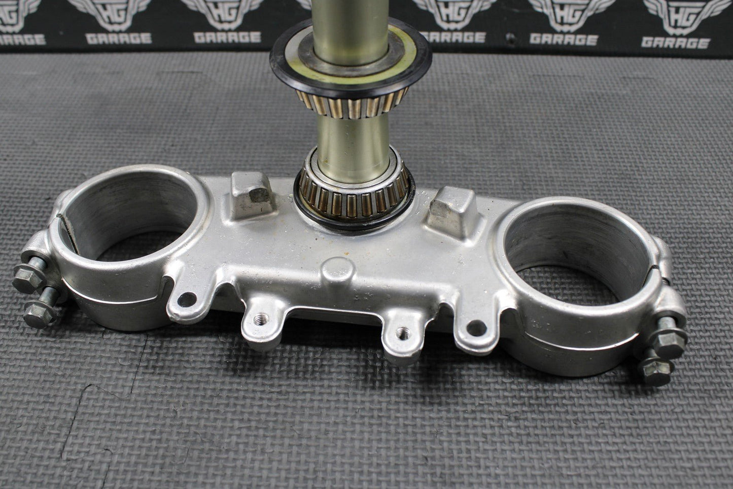 1999 YAMAHA YZ125 OEM FRONT FORKS CLAMP LOWER TRIPLE TREE STEM 5DH - 23340 - M0 - 00 - hggarage