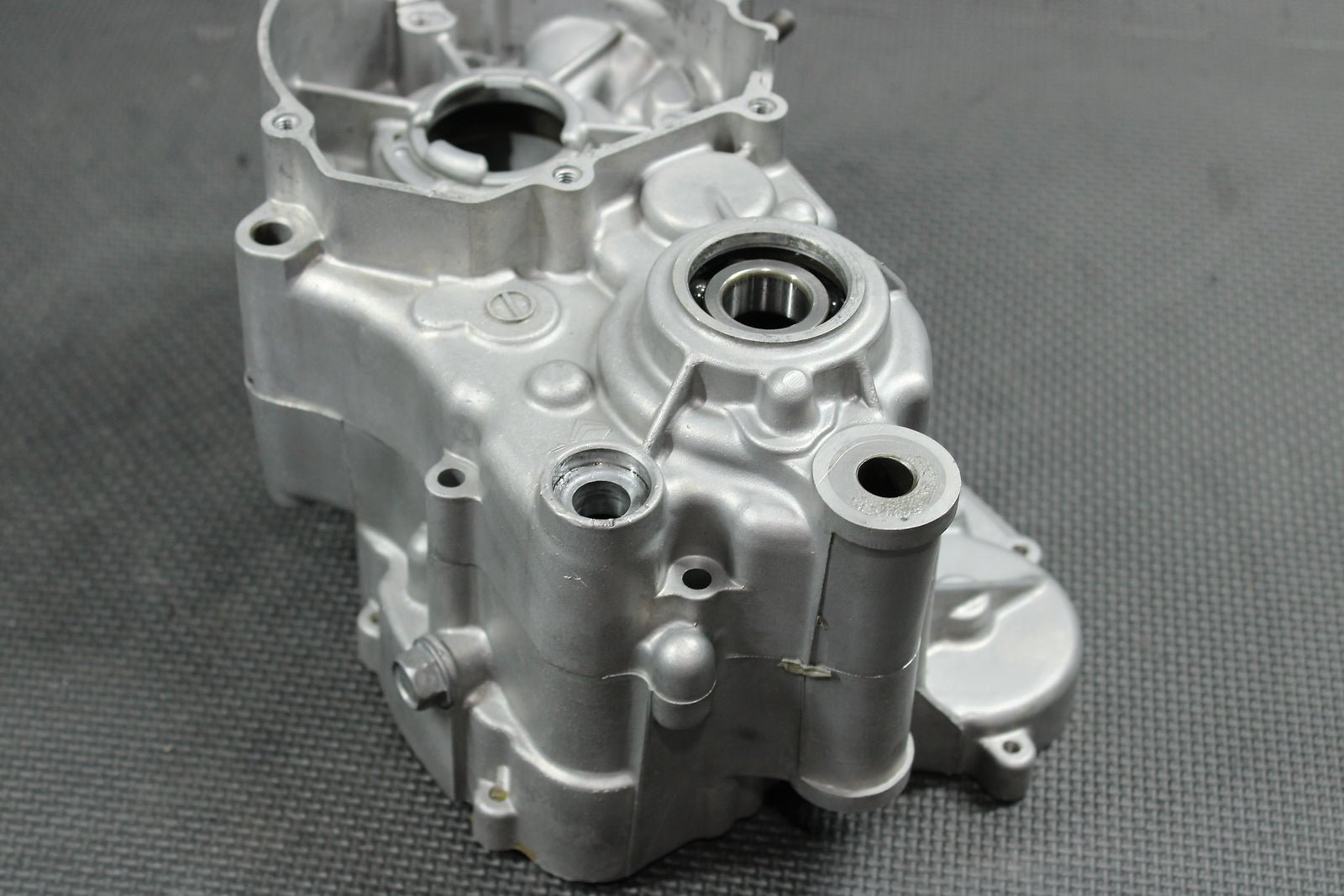 1999 Kawasaki 98 - 00 KX100 KX80 OEM Left Right Engine Motor Crankcase Crank Cases - hggarage