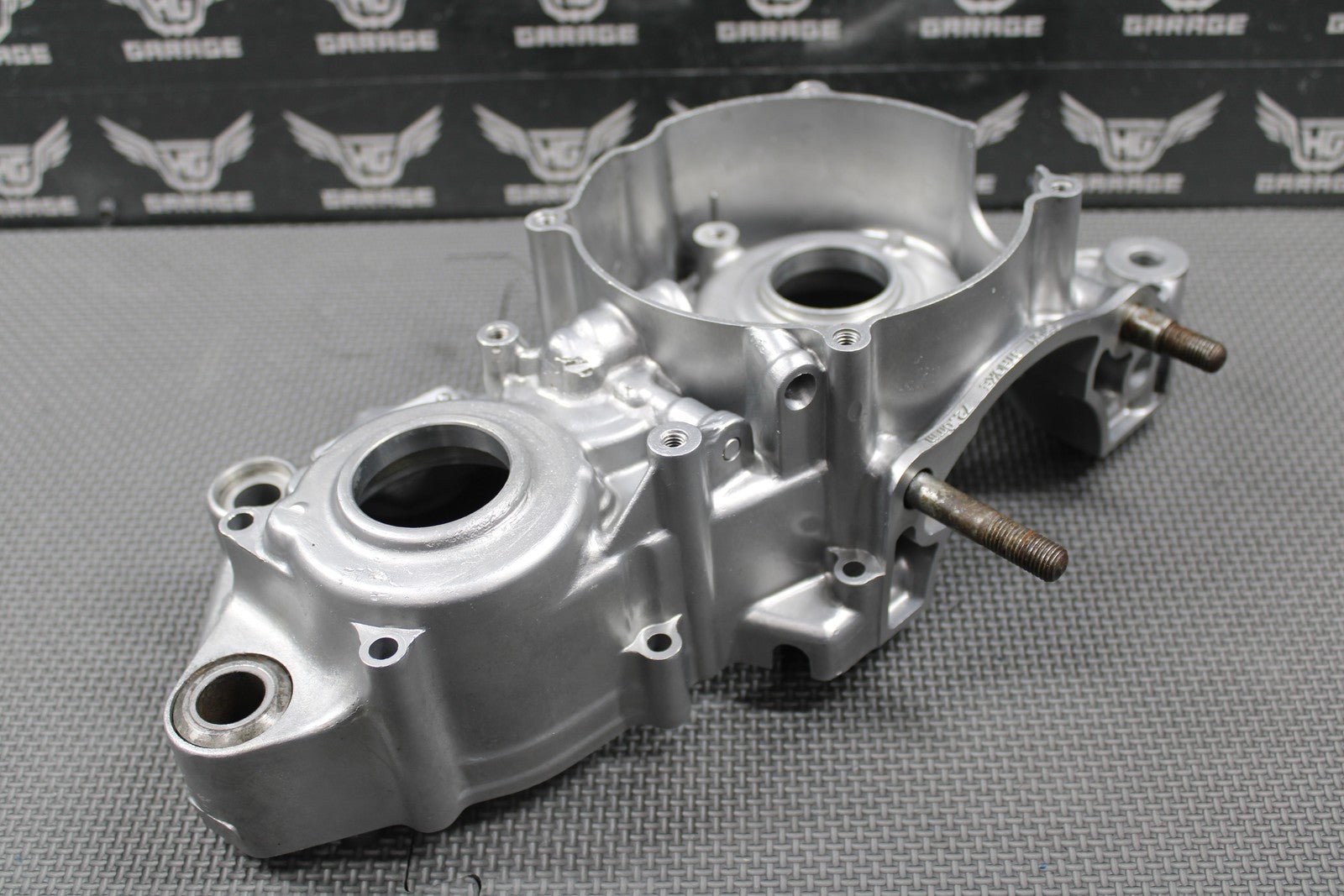 2000 2001 HONDA CR250R OEM LEFT ENGINE CRANKCASE CRANK CASE 11200 - KZ3 - P00 NICE!! - hggarage