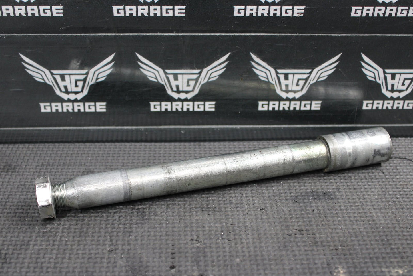 2006 Yamaha YZ450F OEM Front Wheel Rim Axle Pivot Bolt 1C3 - 25181 - 10 - 00 - hggarage