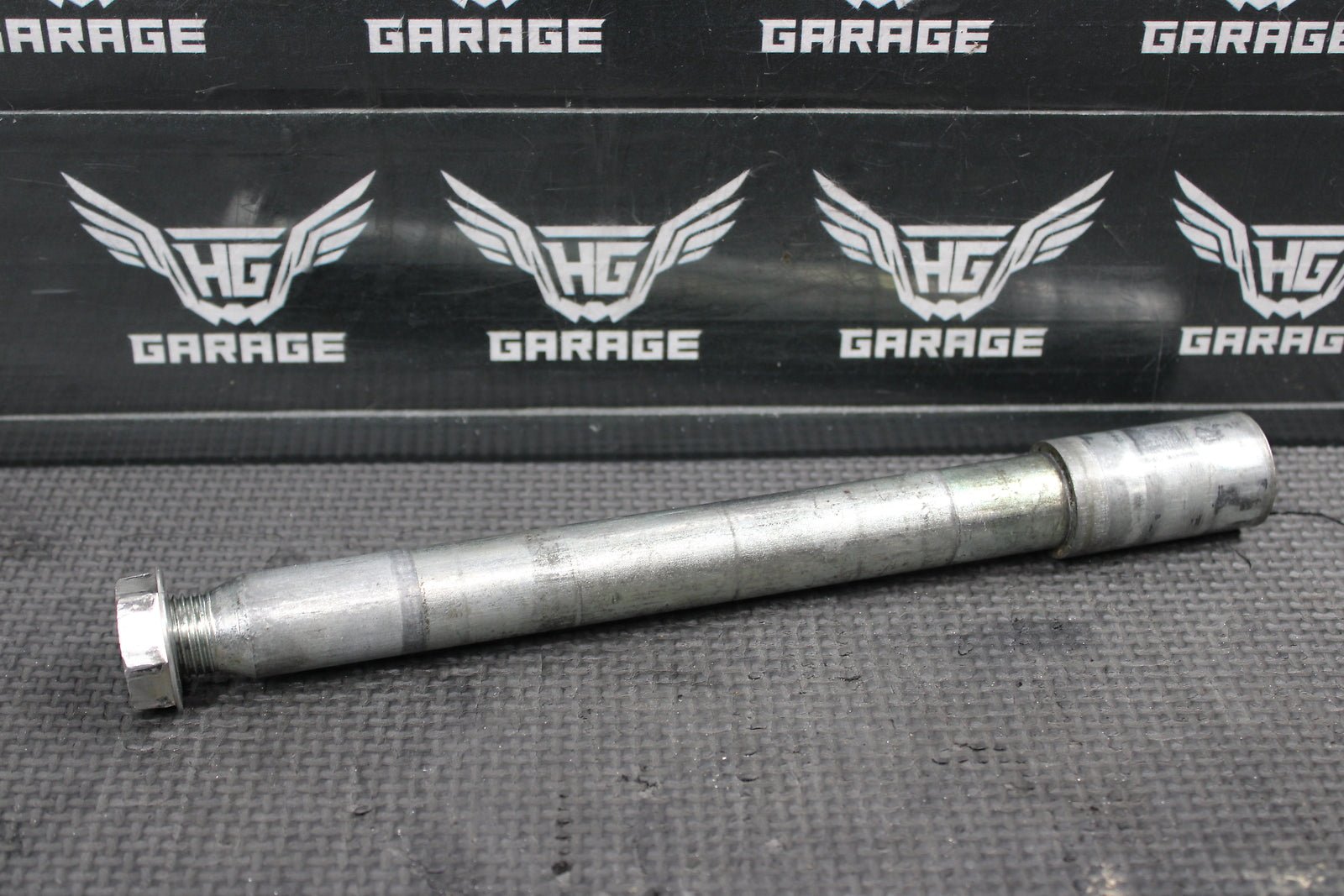 2006 Yamaha YZ450F OEM Front Wheel Rim Axle Pivot Bolt 1C3 - 25181 - 10 - 00 - hggarage