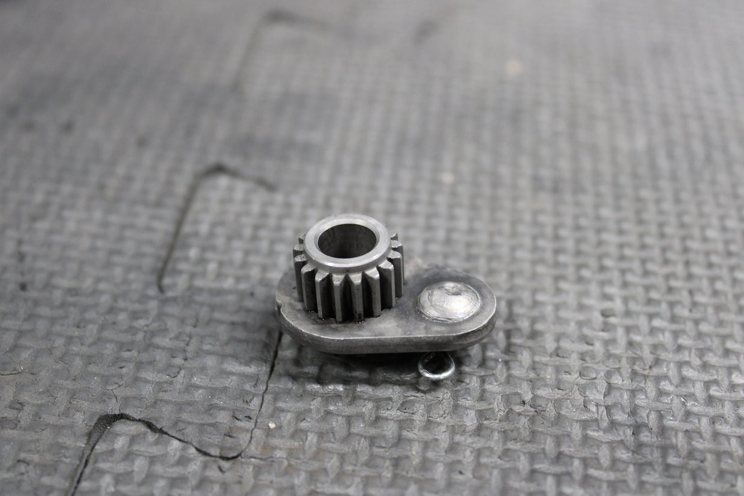 2000 Kawasaki KX125 OEM Engine Power Valve Governor 13168 - 1662 49116 - 1195 - hggarage
