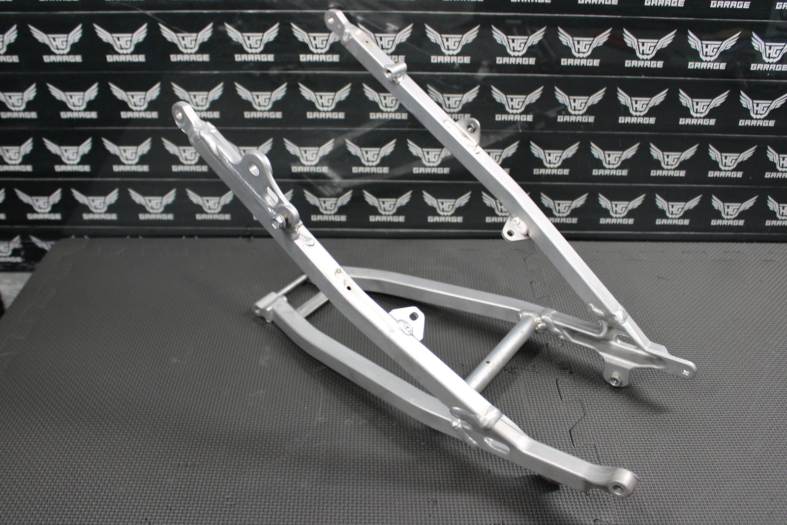 2009 YAMAHA YZ450F OEM REAR BACK SUB FRAME SUBFRAME - hggarage