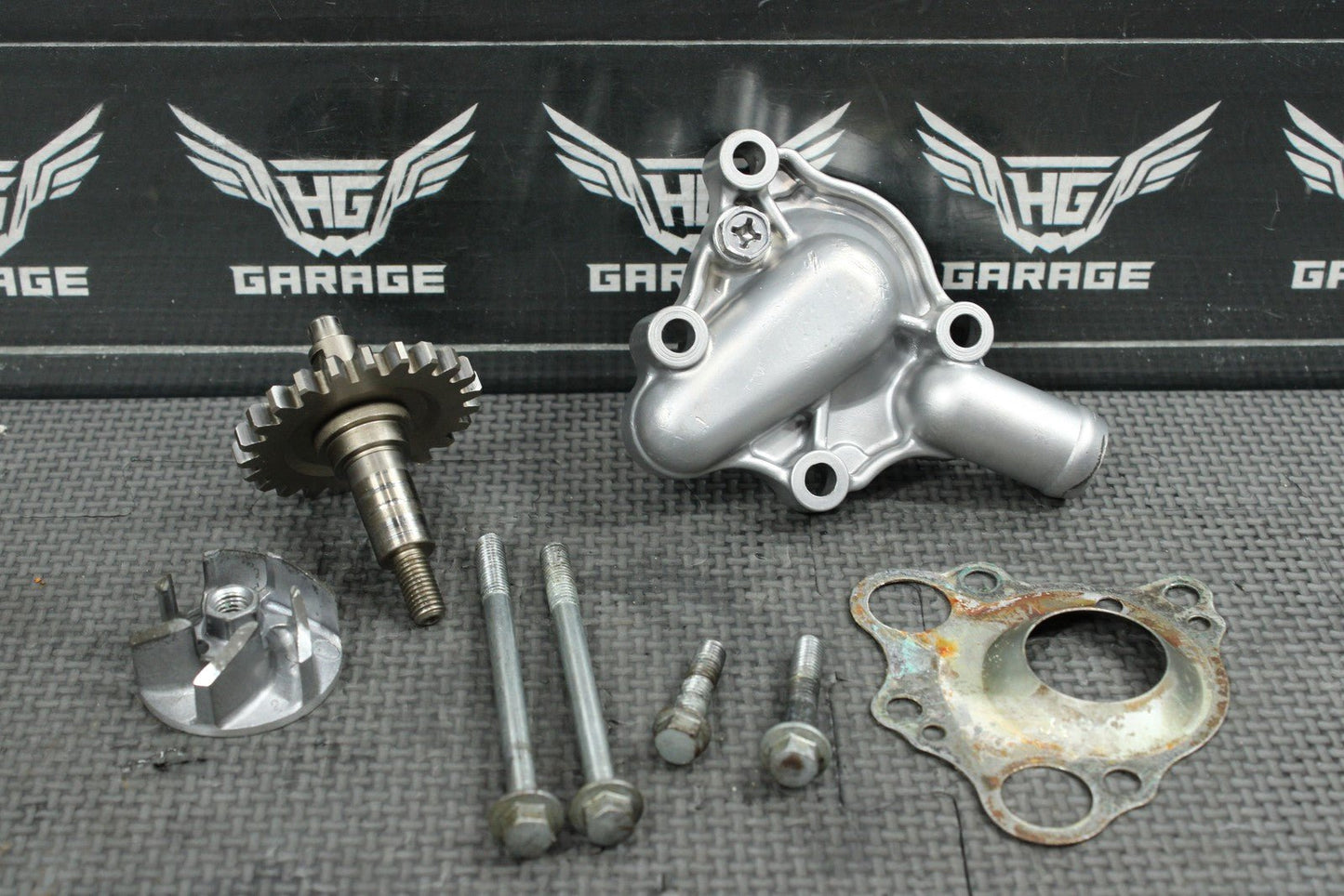 2000 97 - 04 HONDA CR125R OEM ENGINE WATER PUMP W HOUSING 19221 - KZ4 - B00 GOOD! - hggarage