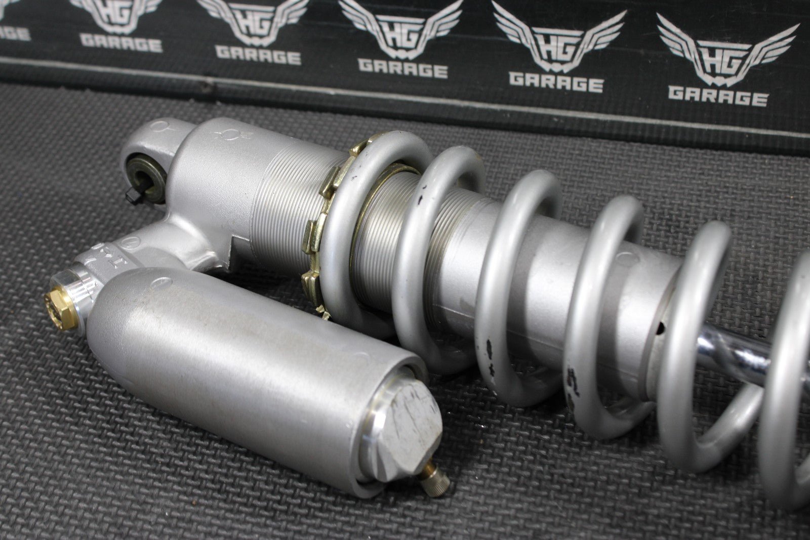 2005 YAMAHA YZ450F OEM REAR BACK SHOCK ABSORBER SUSPENSION 5XD - 22210 - 50 - 00 NICE! - hggarage