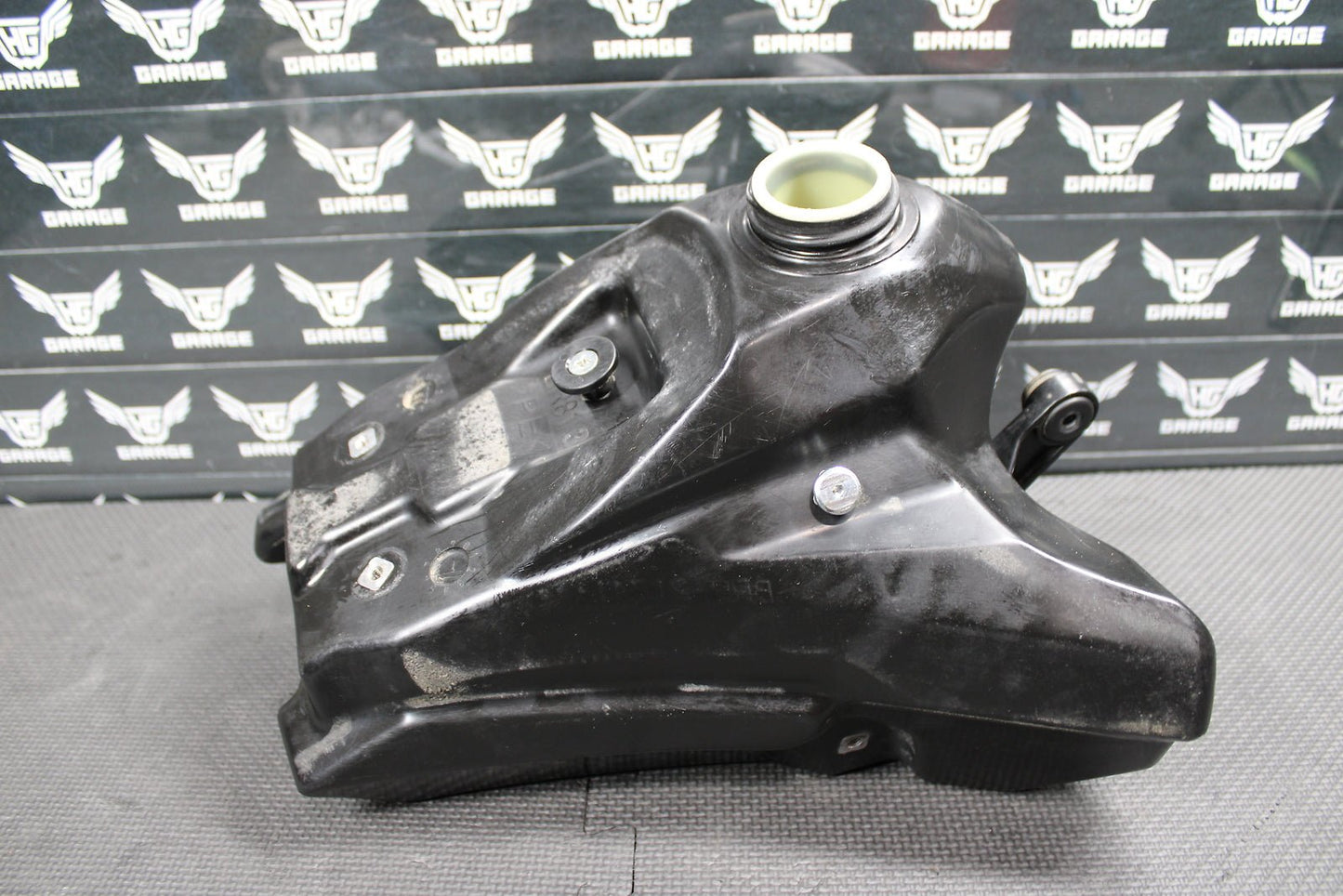 2018 Yamaha YZ65 OEM Gas Fuel Tank Cell Petrol Reservoir BR8 - 24110 - 00 - 00 - hggarage