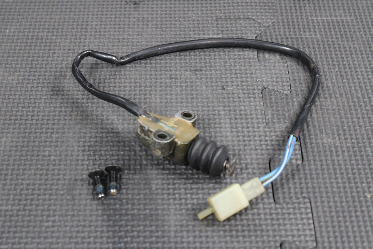 1987 87 - 00 YAMAHA TW200 OEM KICKSTAND SIDE KICK STAND SENSOR 1VJ - 82566 - 00 - 00 - hggarage