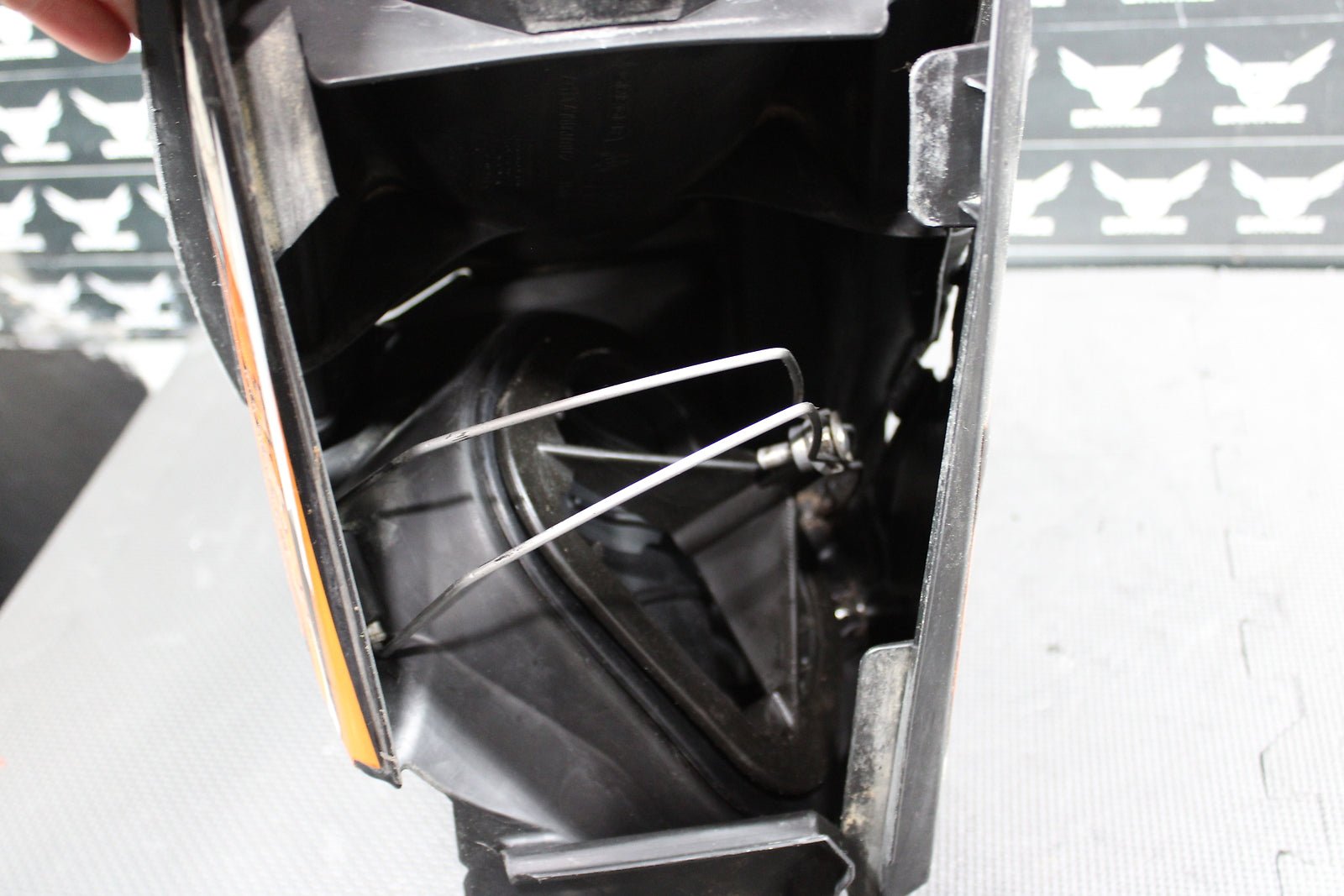 2006 KTM 85SX OEM AIRBOX INTAKE AIR CLEANER CASE 47006001051 - hggarage