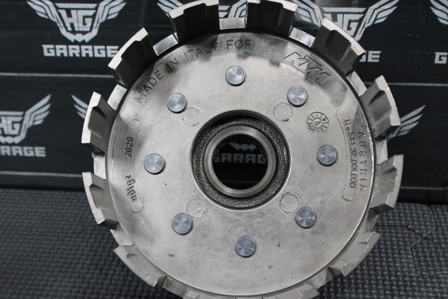 2000 KTM 250 300 EXC OEM CLUTCH BASKET 54632001272 - hggarage