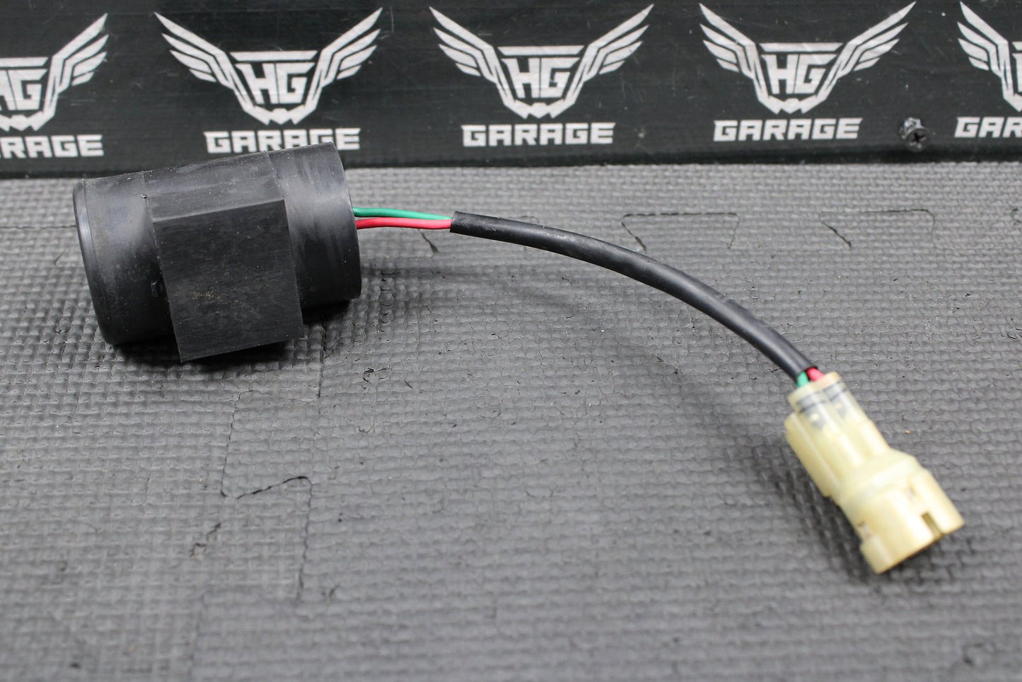 HONDA CONDENSER 2004 - 2005 TRX450 R TRX450R SPORTRAX OEM GENUINE 31700 - HP1 - 003 - hggarage
