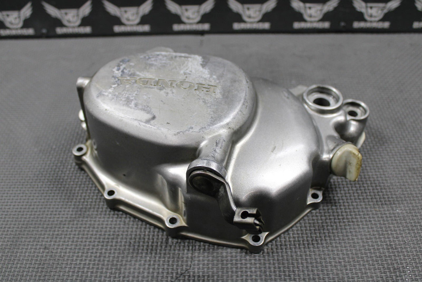 1999 HONDA XR200R 90 - 02 OEM ENGINE RIGHT CRANKCASE CLUTCH COVER 11330 - KT0 - 830 - hggarage