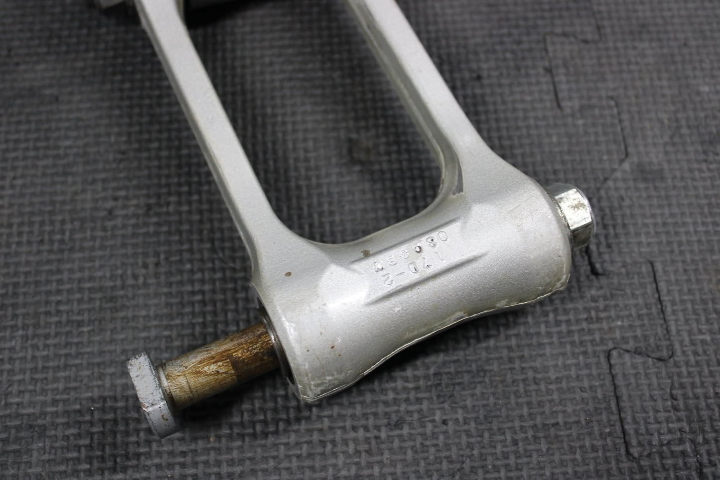 2009 YAMAHA YZ250F YZ450F OEM REAR SHOCK LINKAGE LINKS 17D - 2217A - 00 - 00 - hggarage