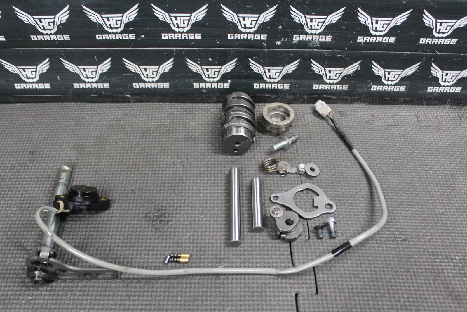 2018 KAWASAKI KX250F OEM ENGINE TRANSMISSION TRANNY SHIFT FORKS SHAFT SENSOR - hggarage