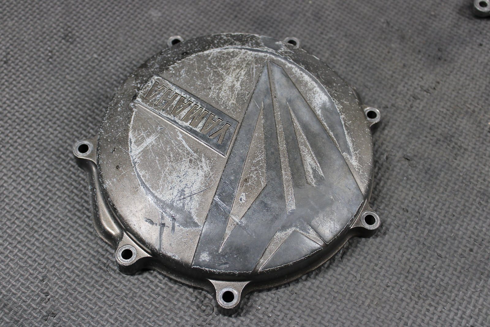 2010 Yamaha YZ450F OEM Engine Motor Side Clutch Cover Assembly 33D - 15415 - 10 - 00 - hggarage