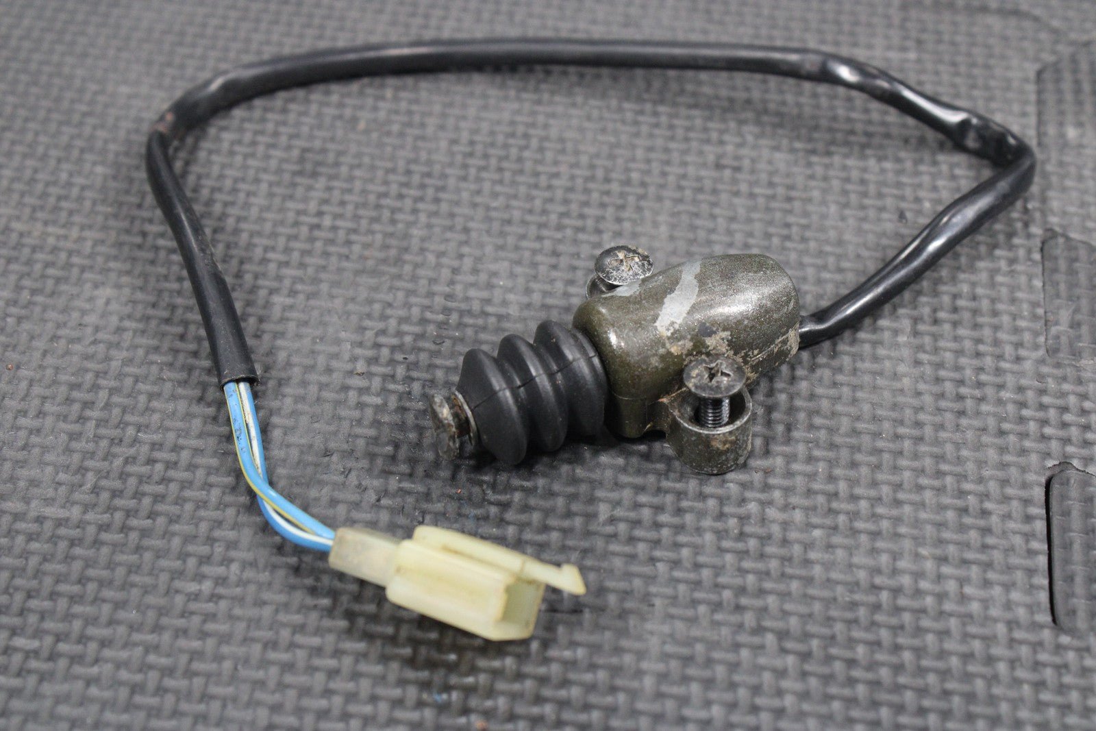 1987 87 - 00 YAMAHA TW200 OEM KICKSTAND SIDE KICK STAND SENSOR 1VJ - 82566 - 00 - 00 - hggarage