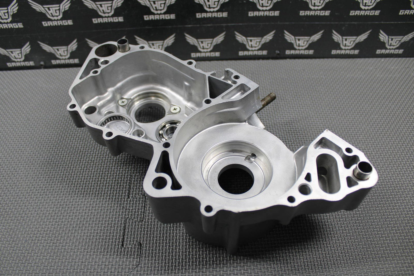 2000 2001 HONDA CR250R OEM LEFT ENGINE CRANKCASE CRANK CASE 11200 - KZ3 - P00 NICE!! - hggarage