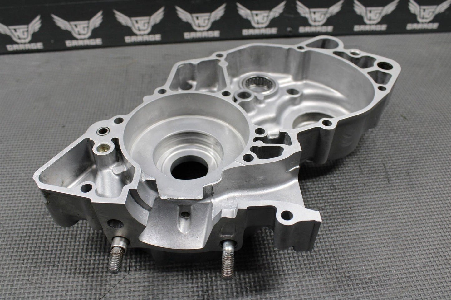 2005 SUZUKI 02 - 21 RM85 OEM ENGINE LEFT SIDE CRANKCASE CRANK CASE 11300 - 03822 - hggarage