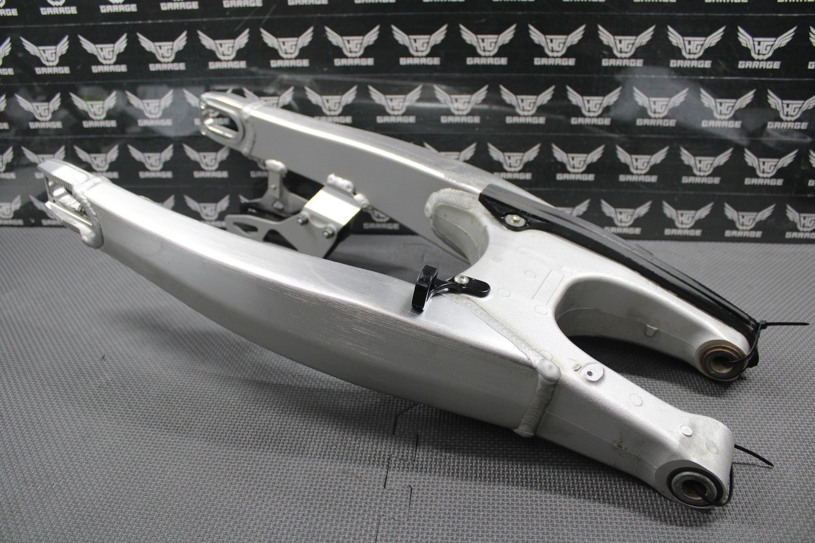 2019 SUZUKI 19 - 21 RMZ250 OEM SWINGARM SWING ARM SUSPENSION 61000 - 46K00 GOOD! - hggarage