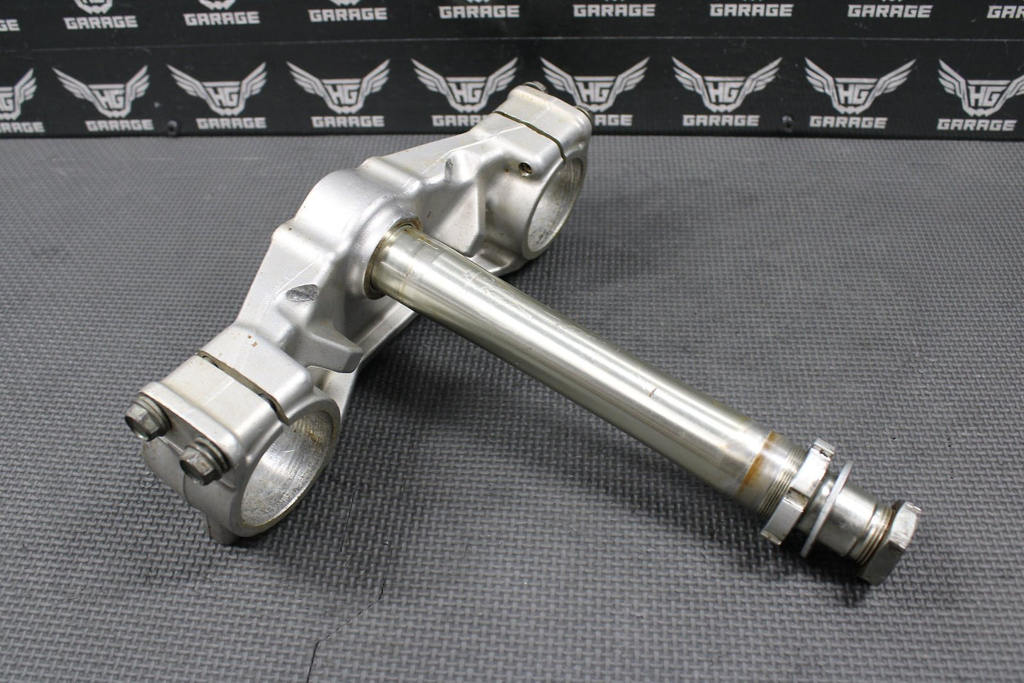 1997 SUZUKI 96 - 98 RM125 RM250 OEM FRONT FORKS CLAMP LOWER TRIPLE TREE STEM - hggarage
