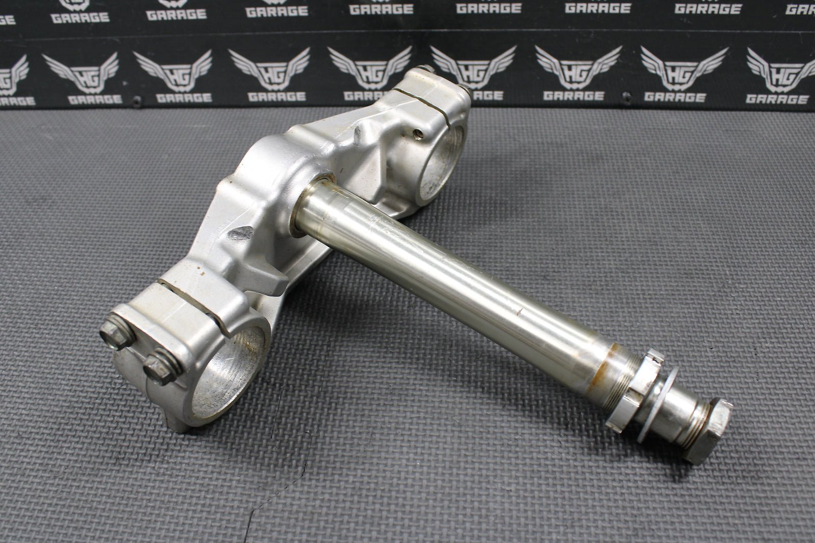 1997 SUZUKI 96 - 98 RM125 RM250 OEM FRONT FORKS CLAMP LOWER TRIPLE TREE STEM - hggarage
