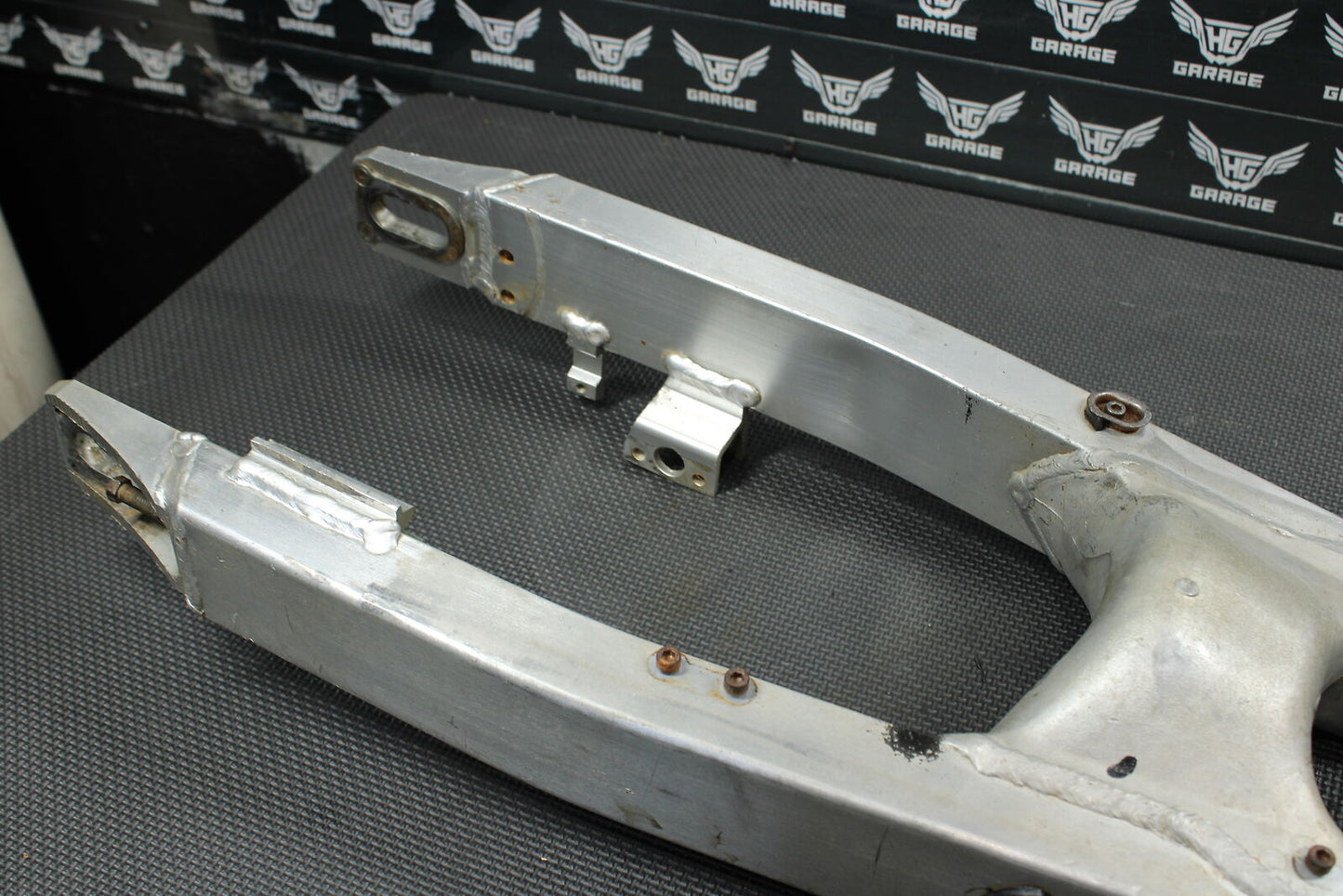 1993 HONDA CR250R OEM SWINGARM SWING ARM SUSPENSION 52100-KZ3-890ZA