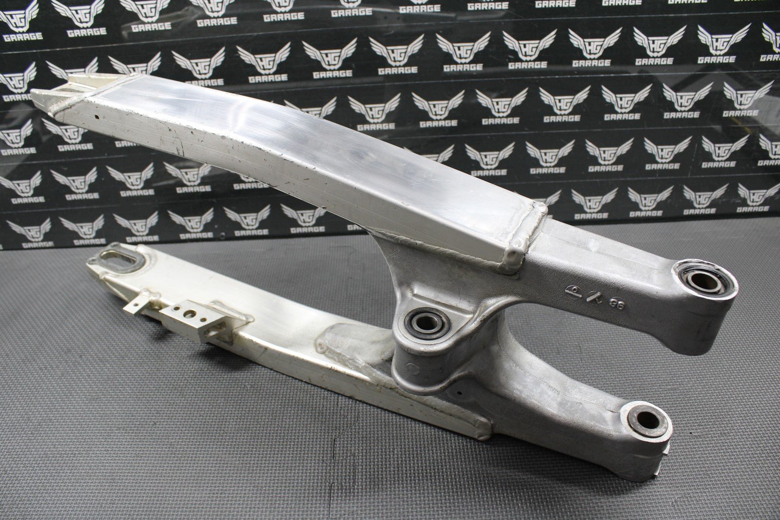 1999 SUZUKI RM125 RM250 MODEL X OEM SWINGARM SWING ARM SUSPENSION 61000 - 37E10 - hggarage