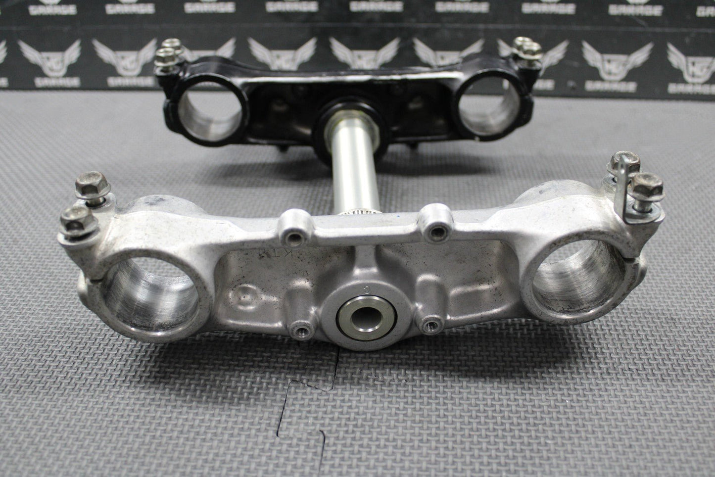 1989 87 - 95 HONDA XR250R OEM FRONT FORKS LOWER UPPER TRIPLE TREE STEM BAR CLAMP - hggarage