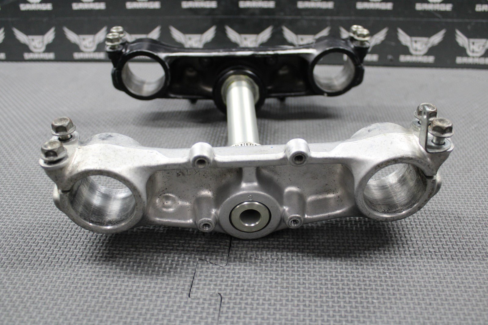 1989 87 - 95 HONDA XR250R OEM FRONT FORKS LOWER UPPER TRIPLE TREE STEM BAR CLAMP - hggarage