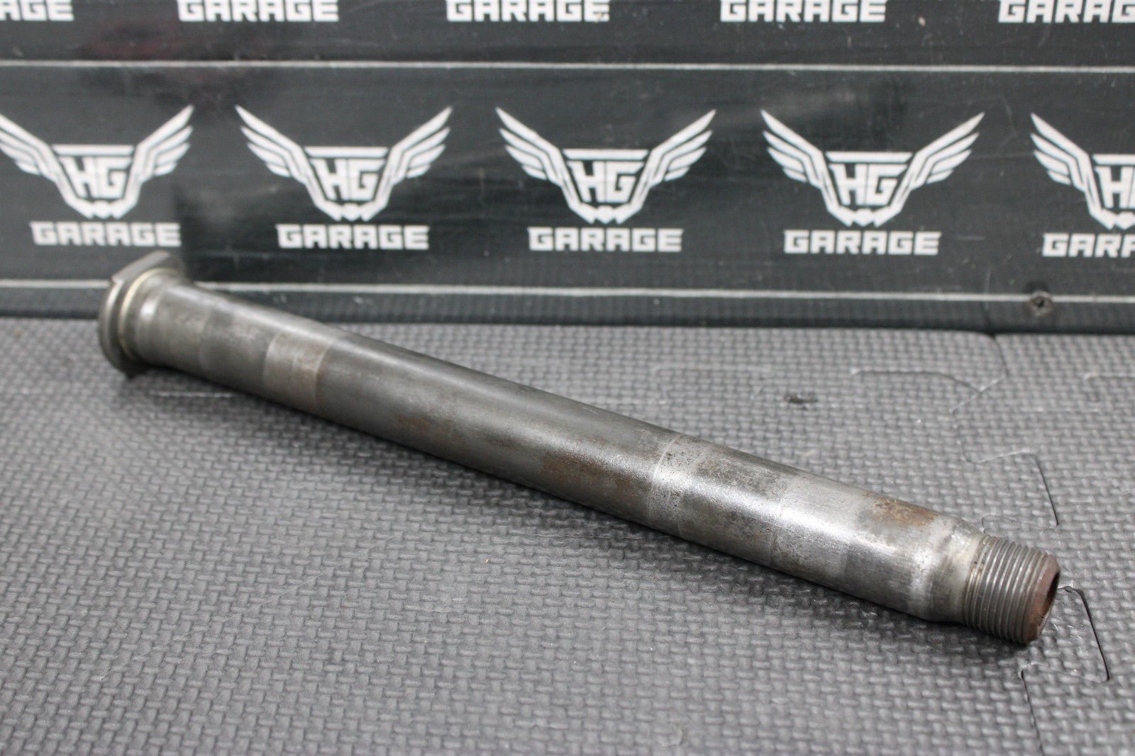2007 HONDA CRF450R OEM REAR AXLE BACK WHEEL RIM PIVOT BOLT AXLE 42301 - KZ4 - J40 - hggarage