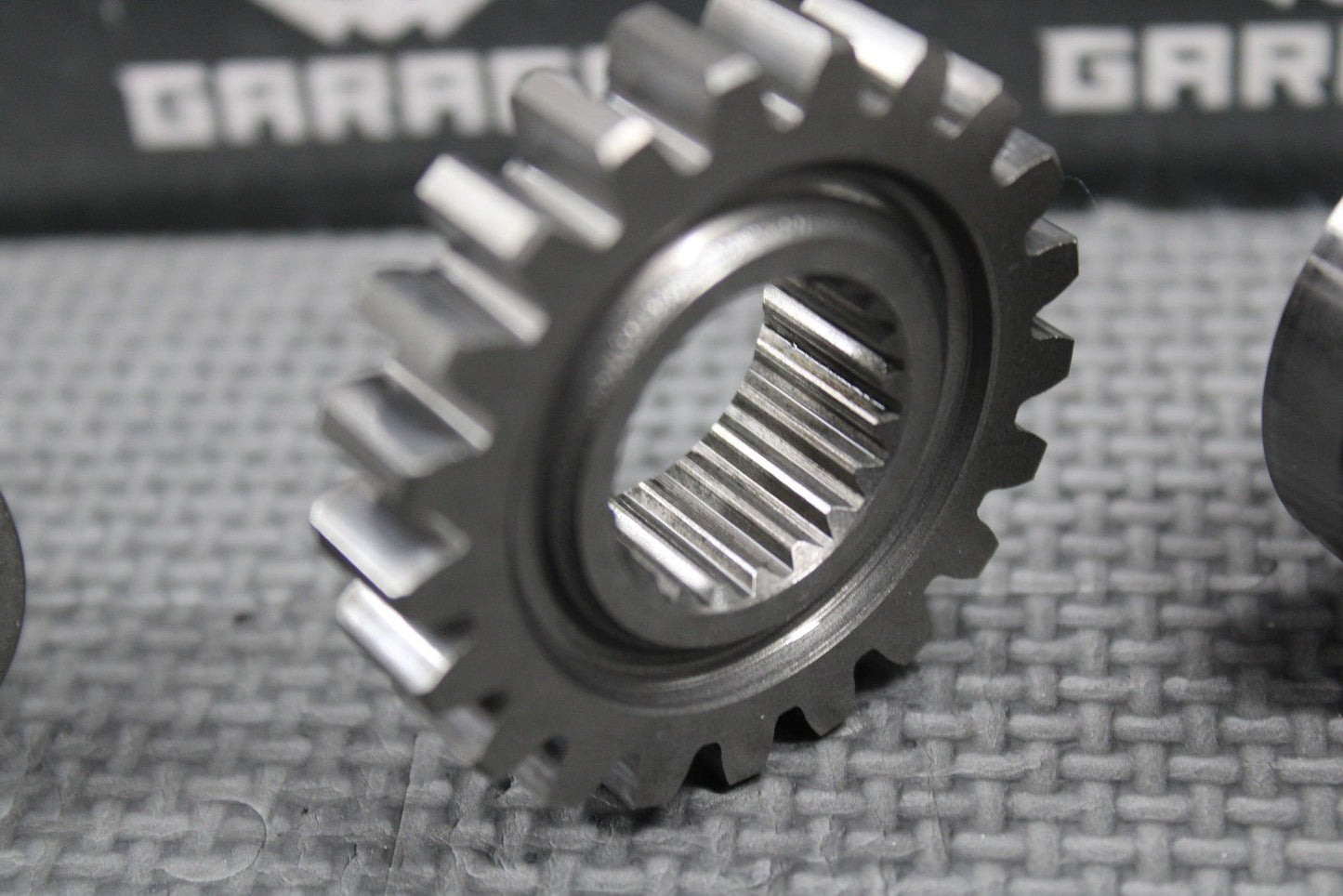 2003 HONDA CR250R OEM ENGINE PRIMARY DRIVE MAIN GEAR COLLAR BOLT 13615 - KS7 - 000 - hggarage