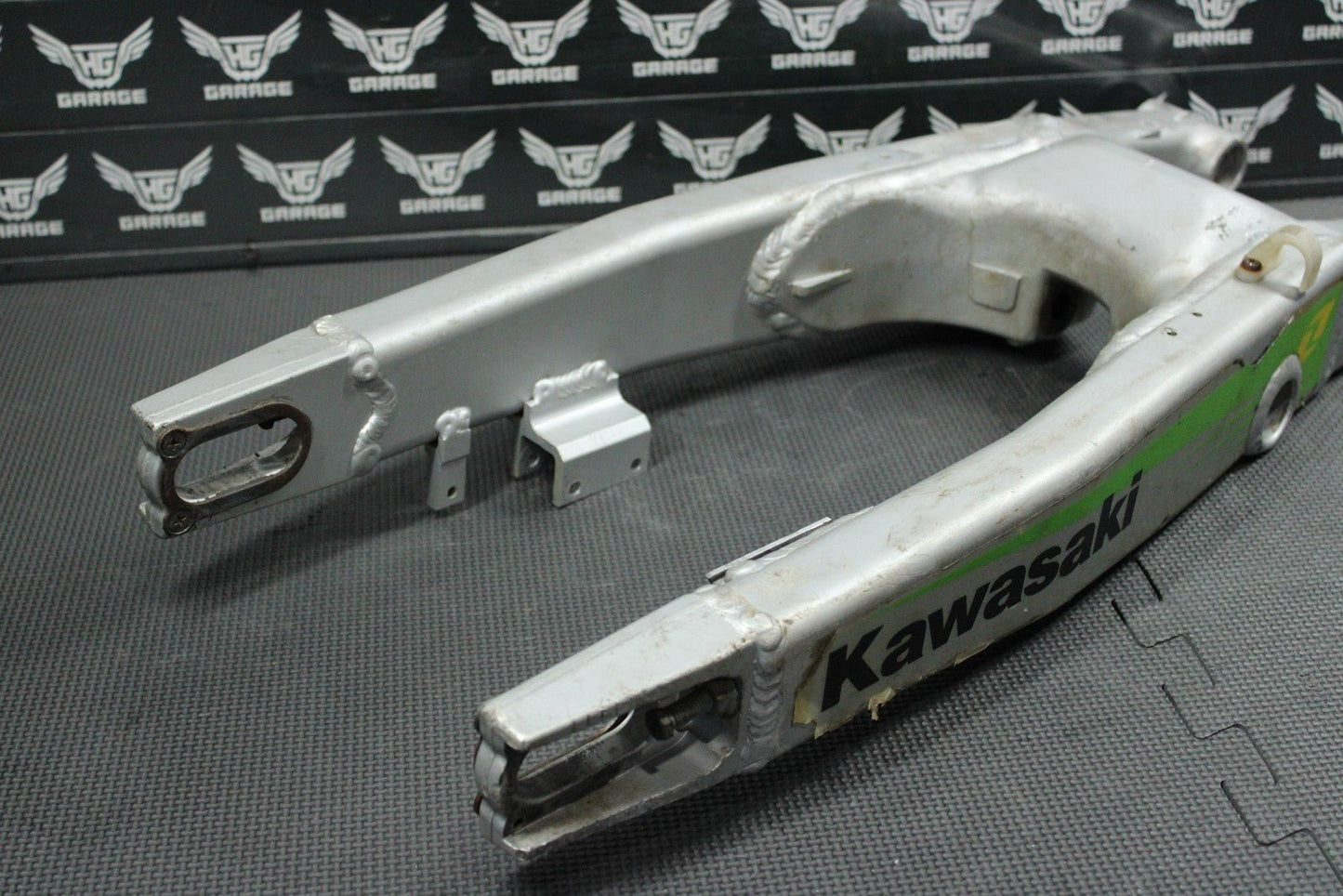 2004 KAWASAKI KX125 OEM SWINGARM SWING ARM & LINKAGE SET - hggarage