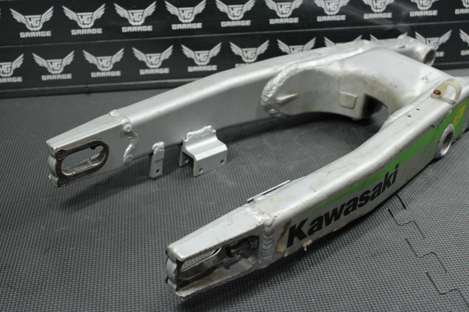 2004 KAWASAKI KX125 OEM SWINGARM SWING ARM & LINKAGE SET - hggarage