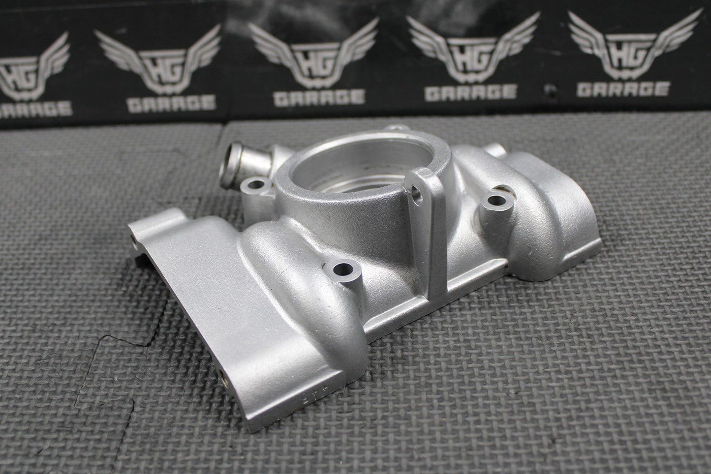 2001 01 - 03 HUSQVARNA CR250 WR250 OEM CYLINDER POWERVALVE EXHUAST COVER OUTLET - hggarage