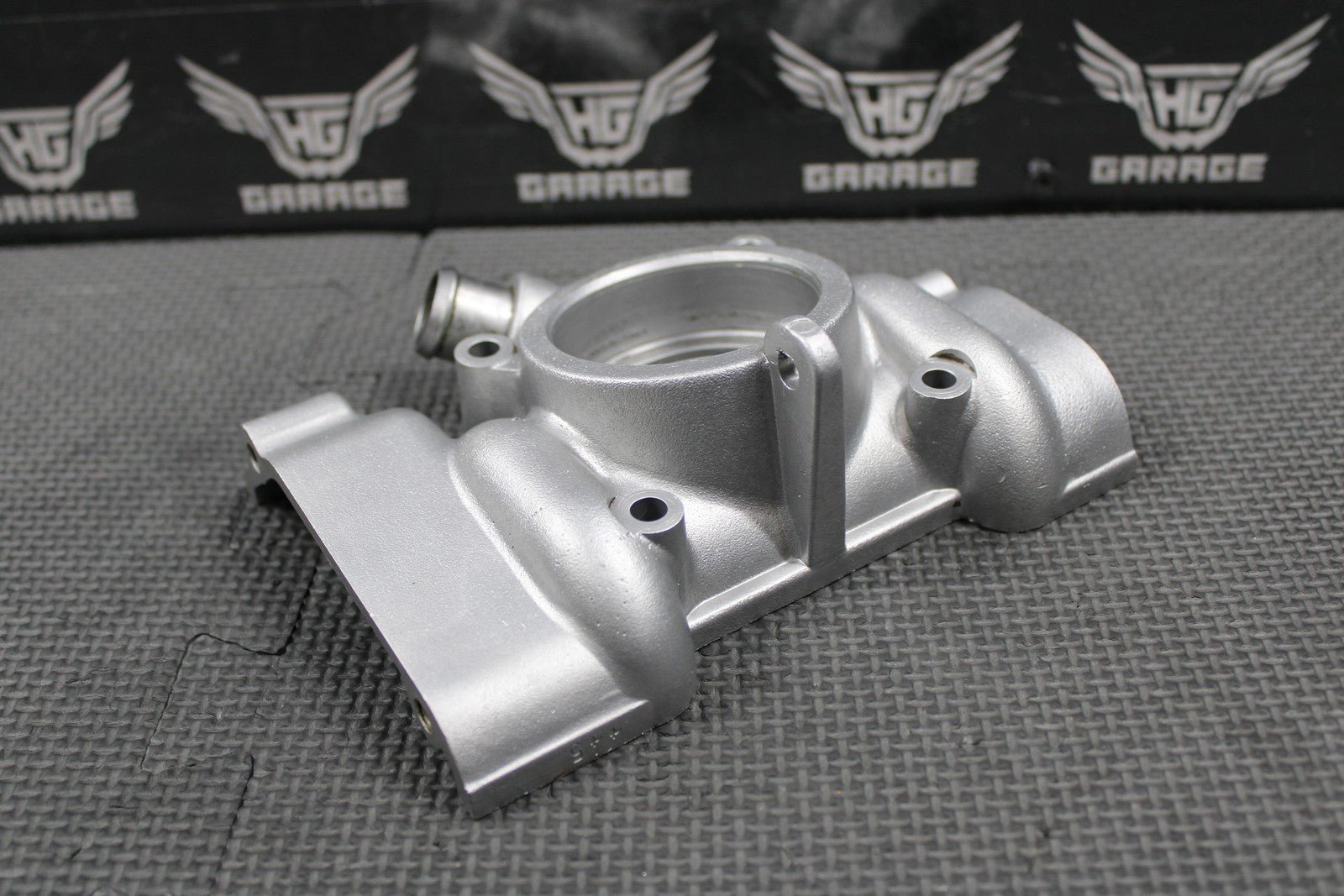 2001 01 - 03 HUSQVARNA CR250 WR250 OEM CYLINDER POWERVALVE EXHUAST COVER OUTLET - hggarage