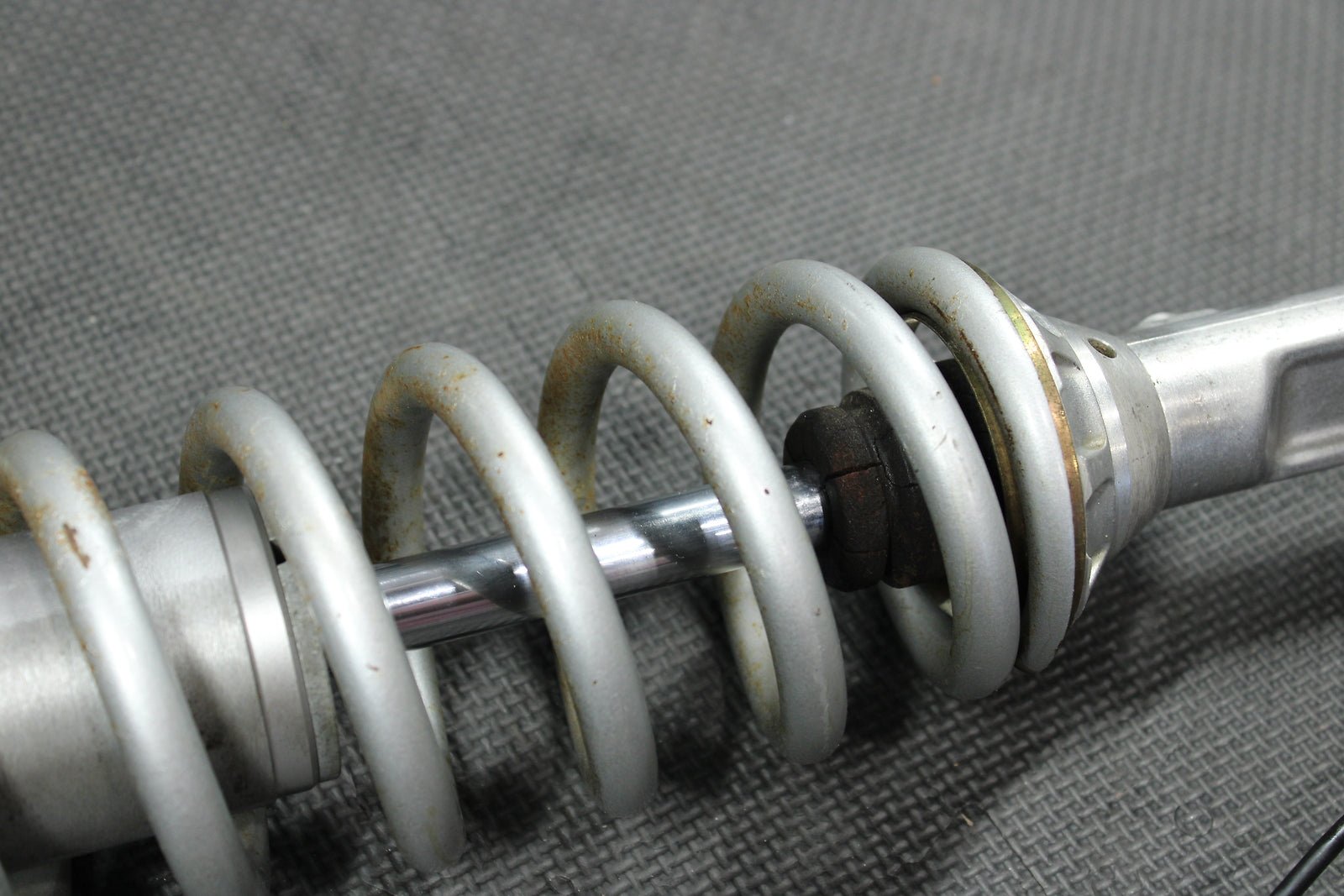 2004 Yamaha YZ450F OEM Rear Back Shock Absorber Suspension 5XD - 22210 - 00 - 00 - hggarage