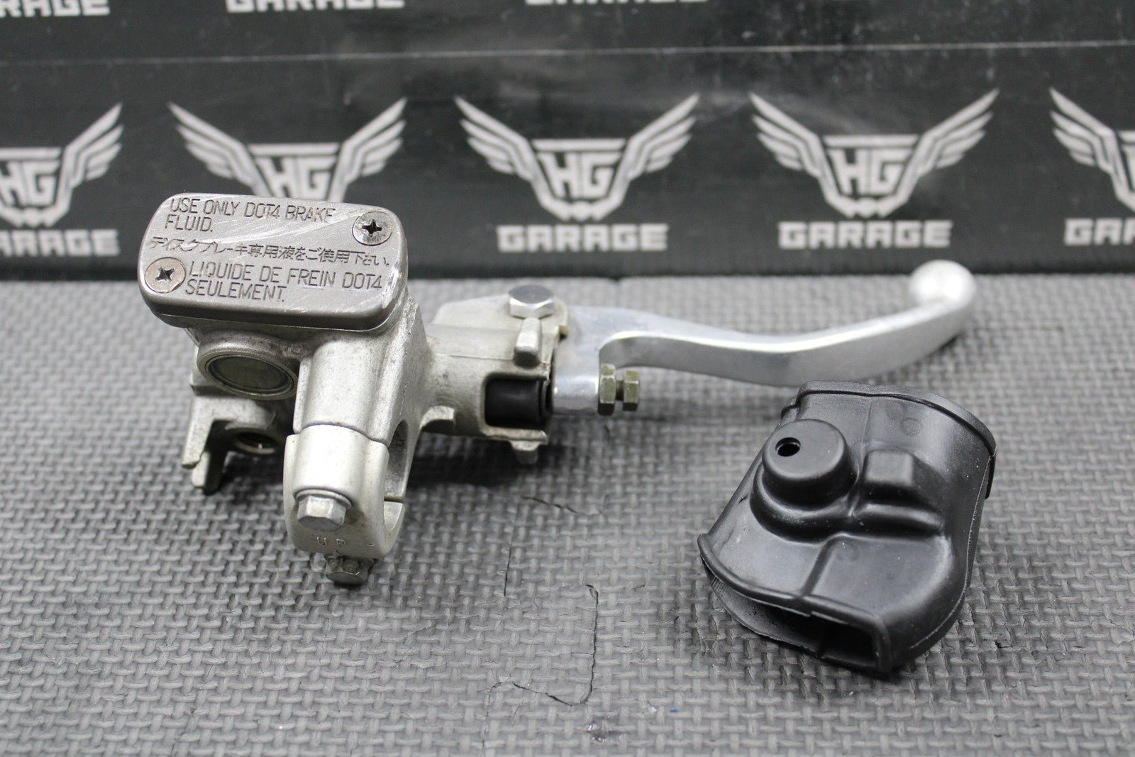 1997 HONDA CR250R OEM NISSIN FRONT BRAKE MASTER CYLINDER W/ LEVER 45510 - MEY - 305 - hggarage
