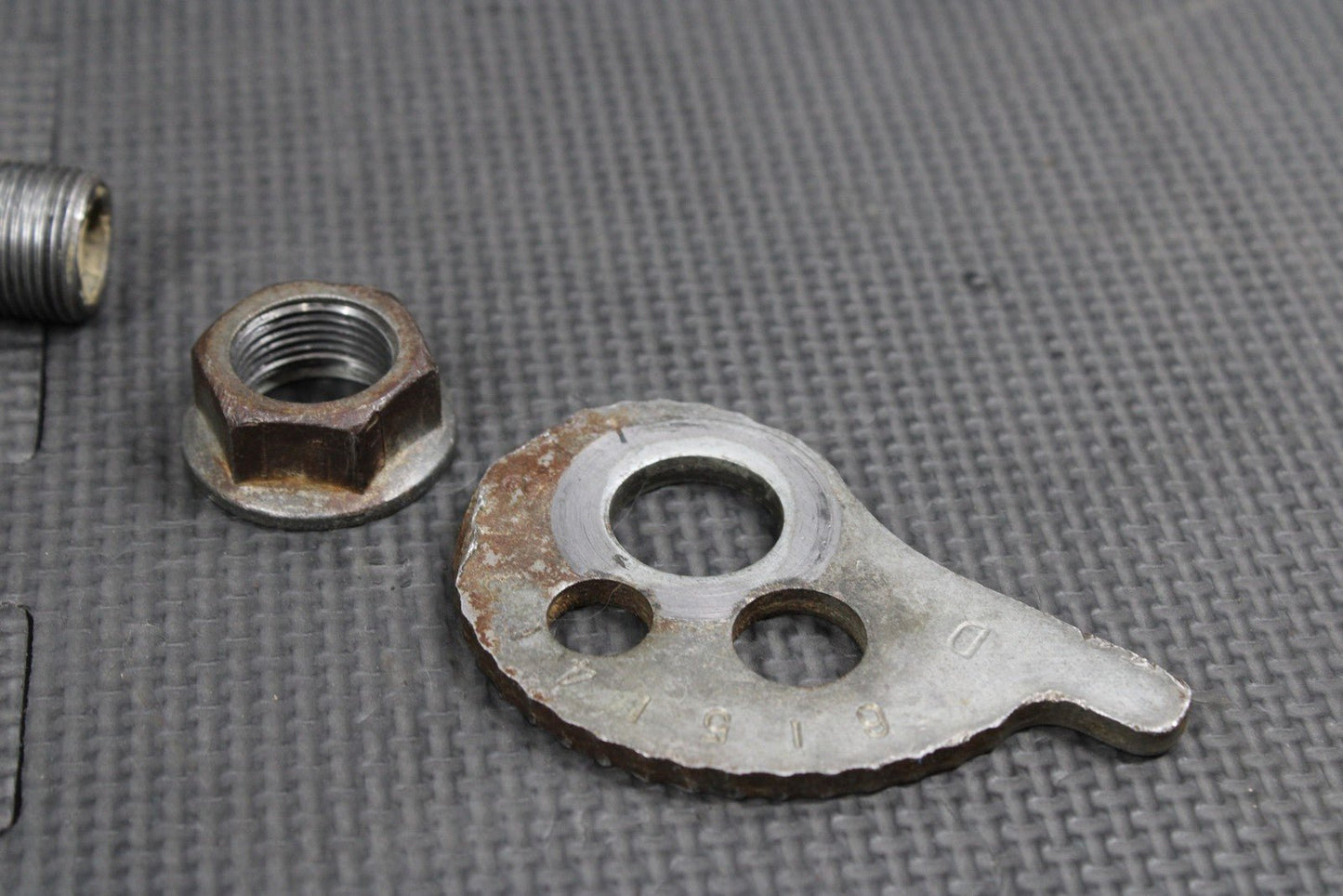 1986 86 - 88 KAWASAKI KDX200 REAR AXLE BACK WHEEL RIM PIVOT BOLT AXLE 41068 - 1211 - hggarage
