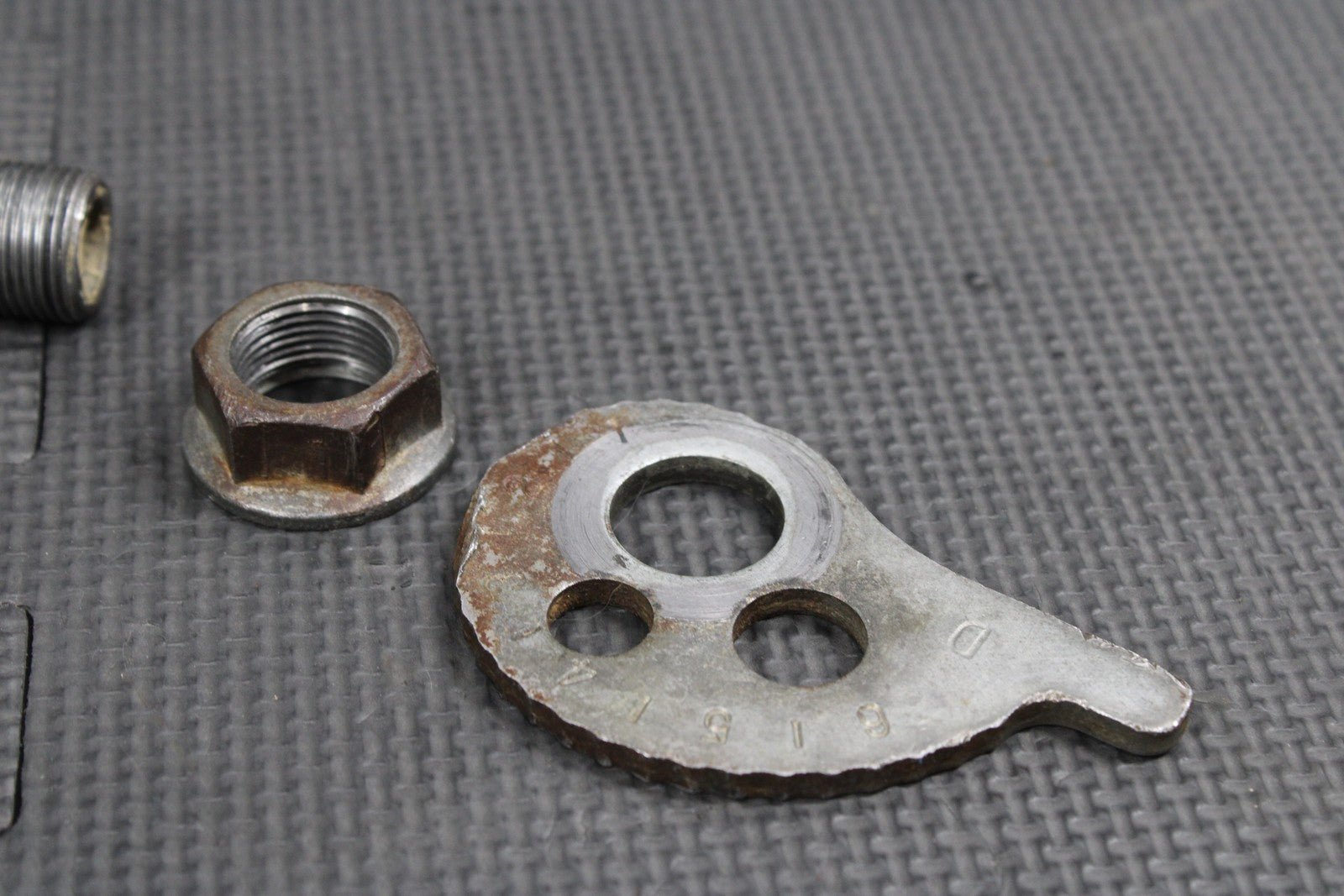 1986 86 - 88 KAWASAKI KDX200 REAR AXLE BACK WHEEL RIM PIVOT BOLT AXLE 41068 - 1211 - hggarage