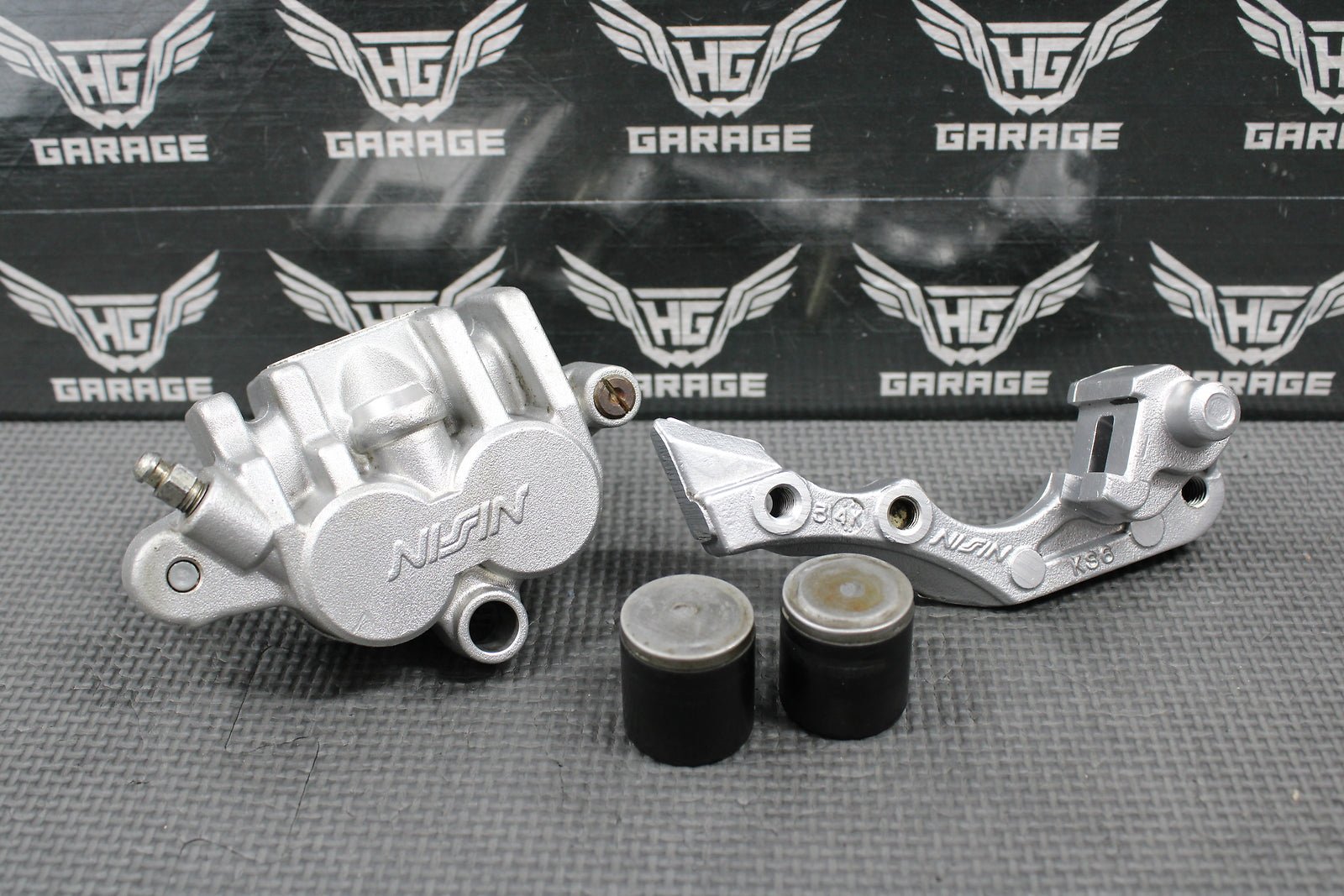 1995 HONDA CR250R OEM NISSIN FRONT BRAKE CALIPER & BRACKET 45150 - MAC - 681 NICE - hggarage