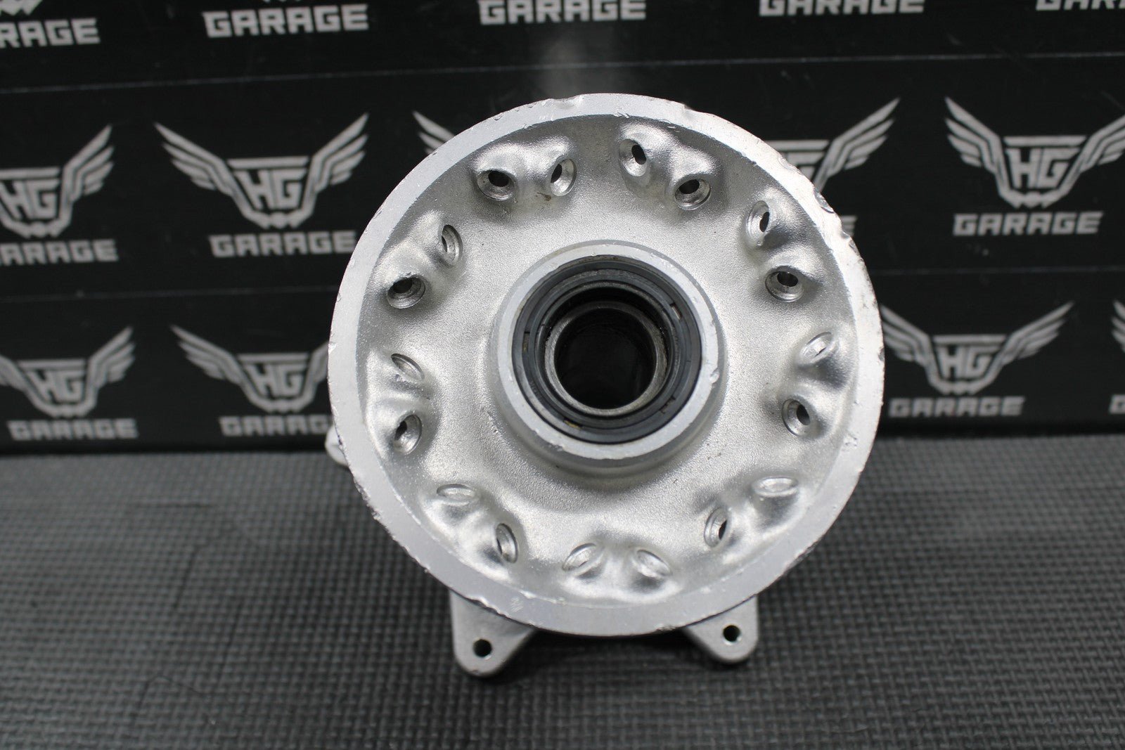 2000 97 - 00 SUZUKI RM125 RM250 OEM FRONT WHEEL HUB 54111 - 36E10 - hggarage