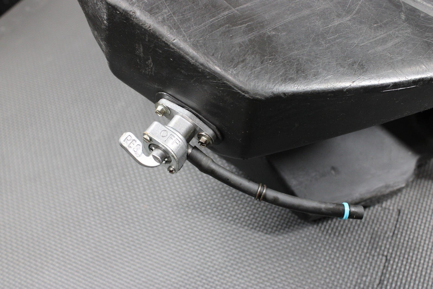 2000 KTM 250 EXC 12 LITER OEM GAS FUEL TANK CELL PETROL RESERVOIR 52307013000 - hggarage