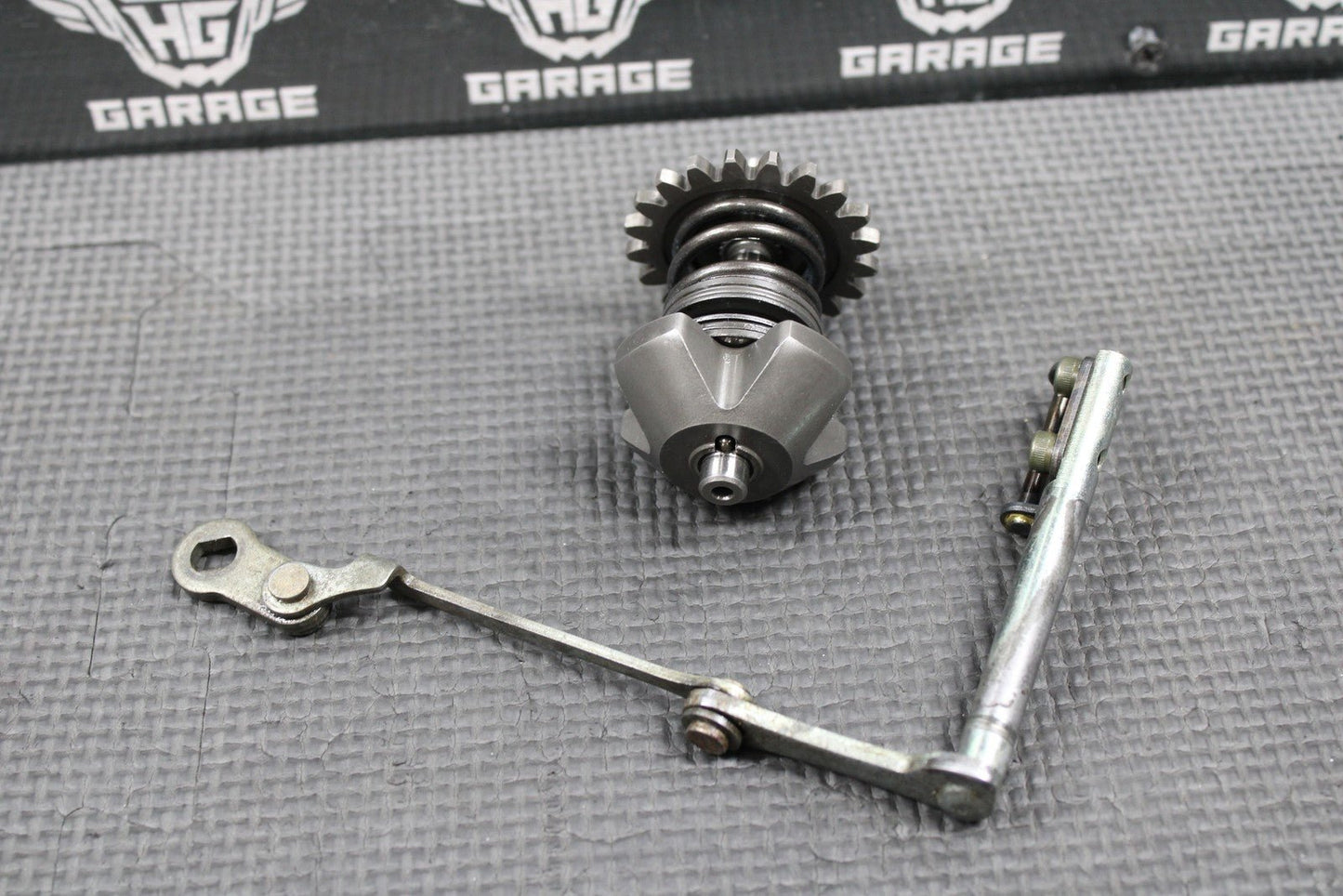 1999 2000 YAMAHA YZ125 OEM EXHAUST POWER VALVE LINKAGE PUSH ROD GOVERNOR GEAR - hggarage