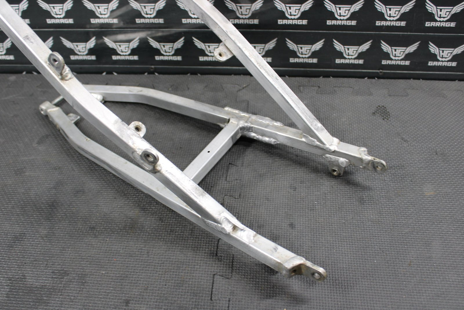 2000 HONDA CR125R OEM REAR BACK SUB FRAME SUBFRAME 50200 - KZ3 - J3 - hggarage
